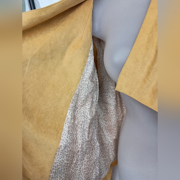 WILLOW & ROOT Western Chic Butterly Yellow Faux Suede Moto Jacket  (#1,530)(C) - Picture 8 of 11